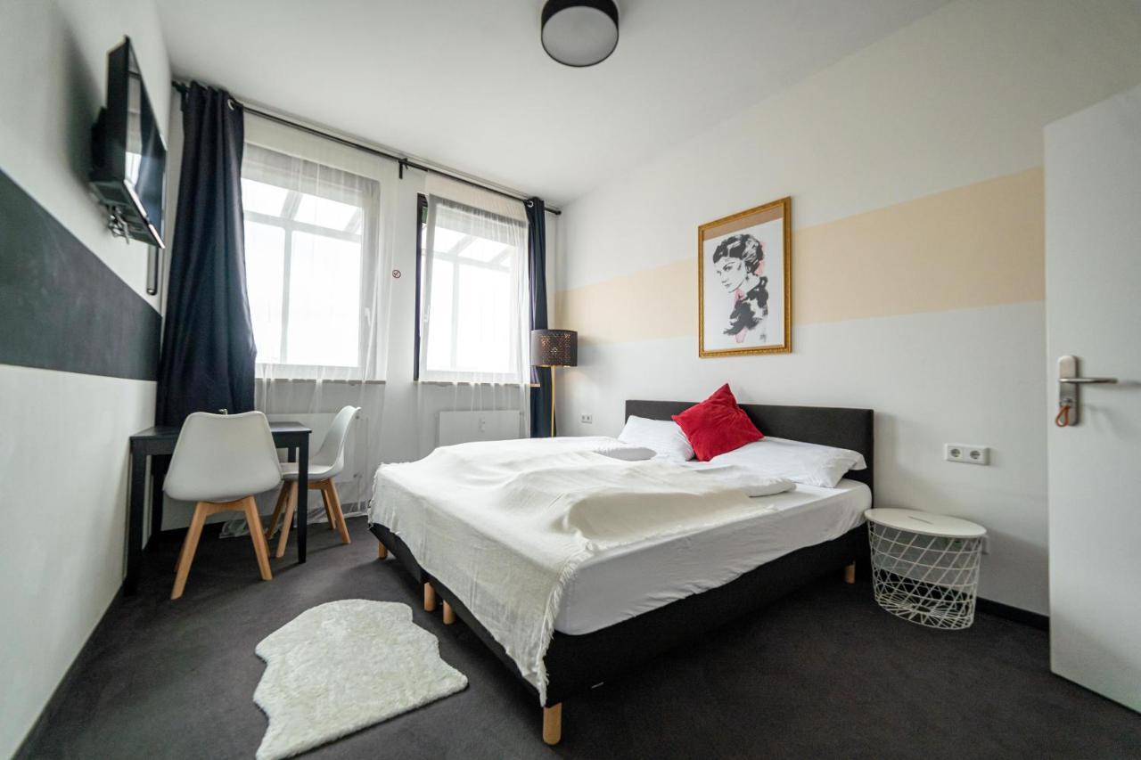 Full House Hostel Nurnberg - Shared Bath & Kitchen Ngoại thất bức ảnh