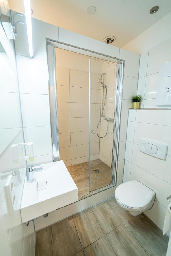 Full House Hostel Nurnberg - Shared Bath & Kitchen Ngoại thất bức ảnh
